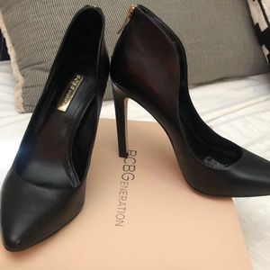 BCBG Black Pumps